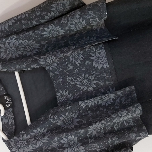 Woman's party set. - Picture 3 of 4